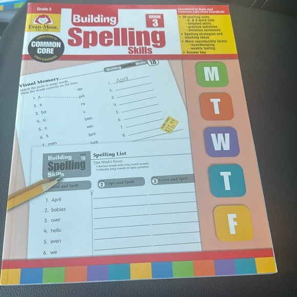 Building spelling skills grade 3 learning book - Picture 1 of 4